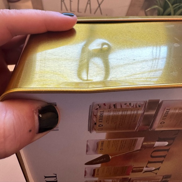 Truly Hard Case - Picture 7 of 8